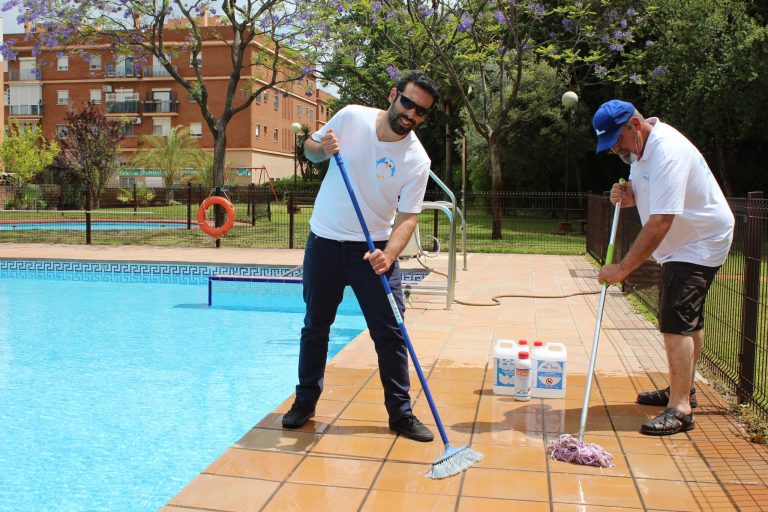 Mantenga segura la cubierta de su piscina con un sellador antideslizante para azulejos en Fort Lauderdale